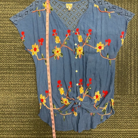 Anthro Brand Fig & Flower Embroidered Front Tie Top 2X - Picture 7 of 9